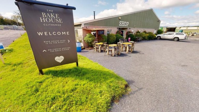 Virtual Tour of a Local Bakery